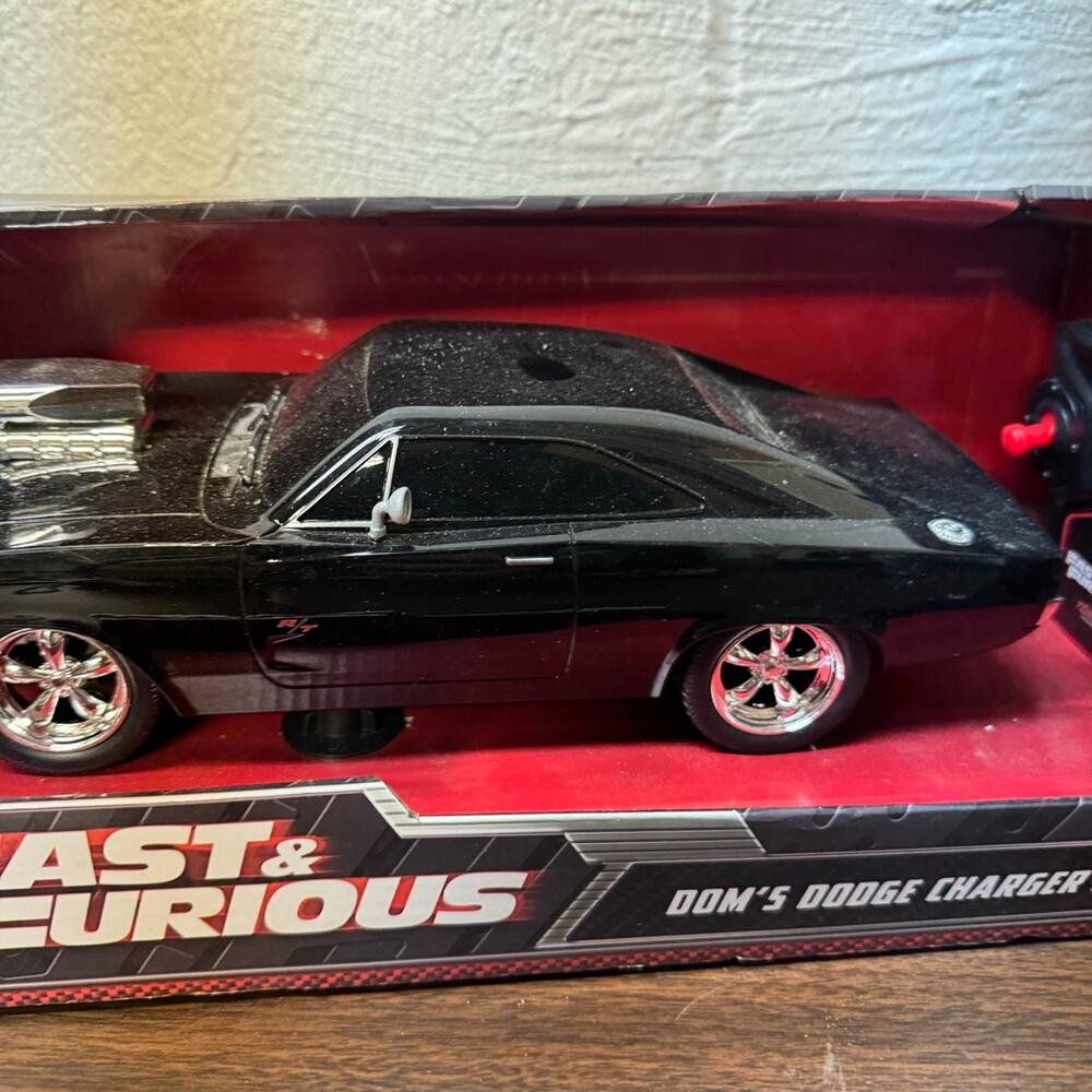 Fast and furious remote control car R/c dodge charger doms Jada - Picture 3 of 7